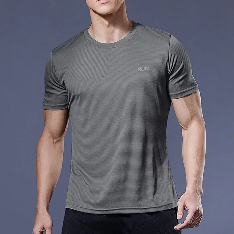 Summer High Elastic t-Shirt Men Breathable Ice Silk t Shirt Short Sleeve Casual Tops Quick Dry Gym Running Shirt Male Clothing