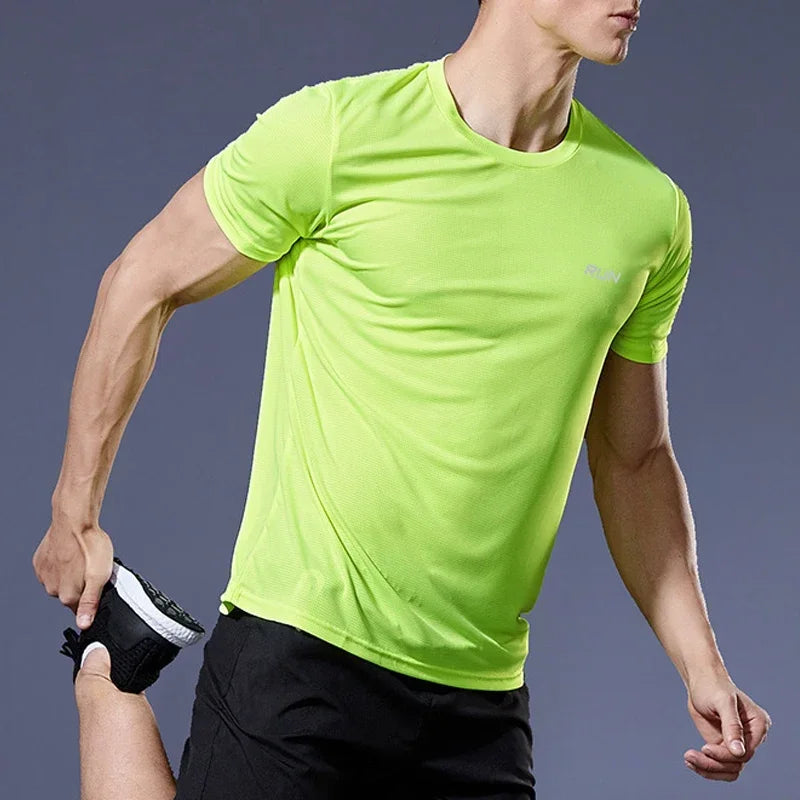 Summer High Elastic t-Shirt Men Breathable Ice Silk t Shirt Short Sleeve Casual Tops Quick Dry Gym Running Shirt Male Clothing