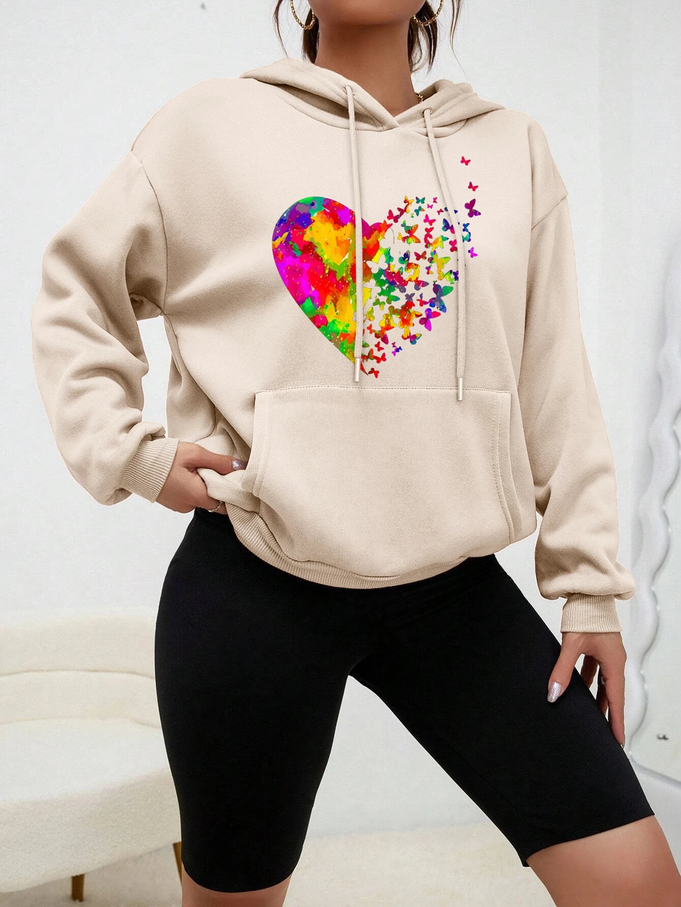 Colorful Butterfly Heart Print Clothing Female Fashion Loose Hoodies Harajuku Fleece Sweatshirt New Autumn Pocket Womenwear