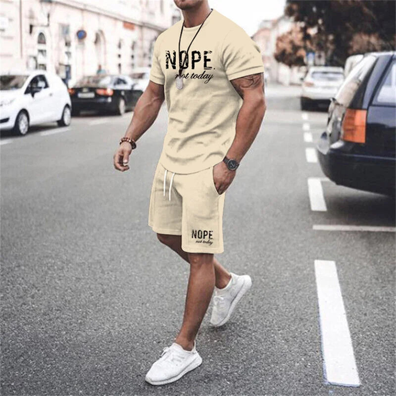 Simple Men's T-shirt and Shorts 2-piece Set Fashion Street Leisure Comfortable and Breathable Short Sleeve Set